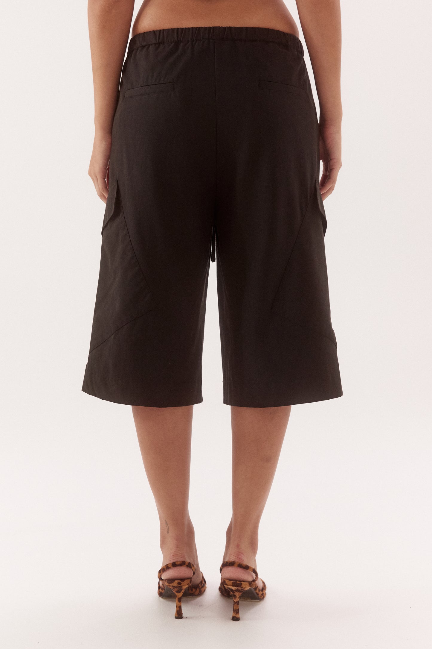 Pre Order NOVEMBER - Dex Short - Black