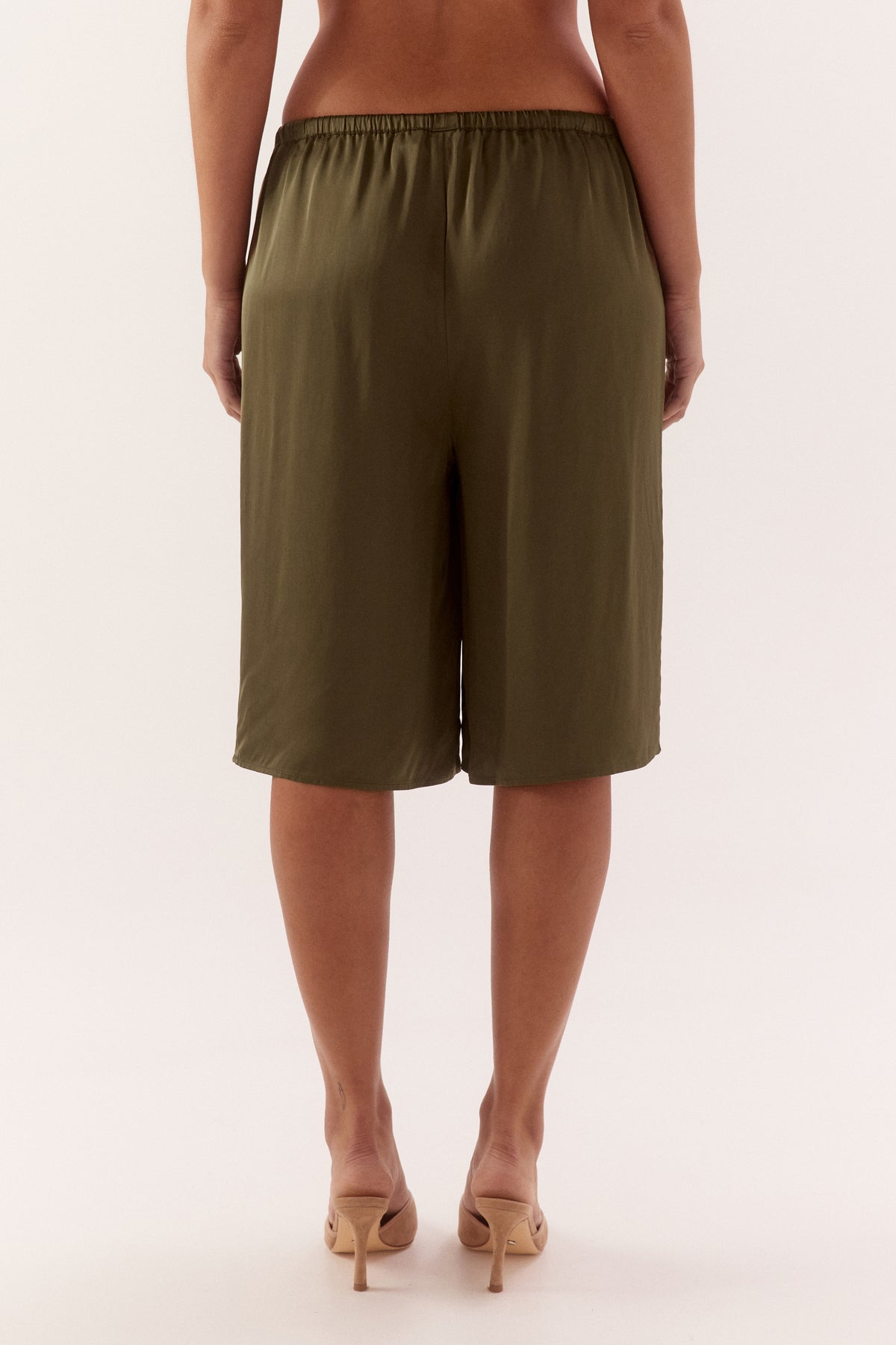 Pre Order FEBURARY - Taji Short - Olive