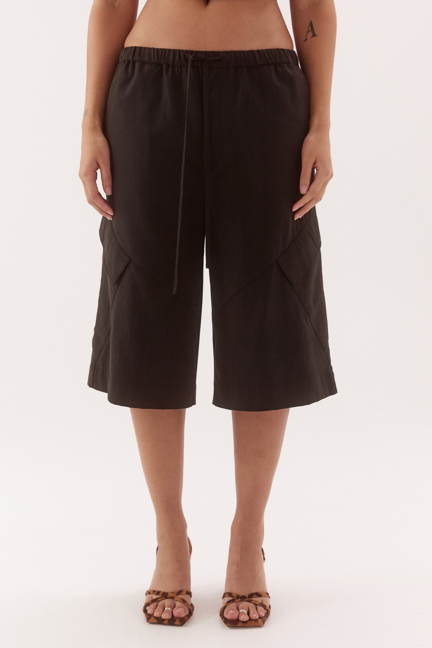 Pre Order NOVEMBER - Dex Short - Black